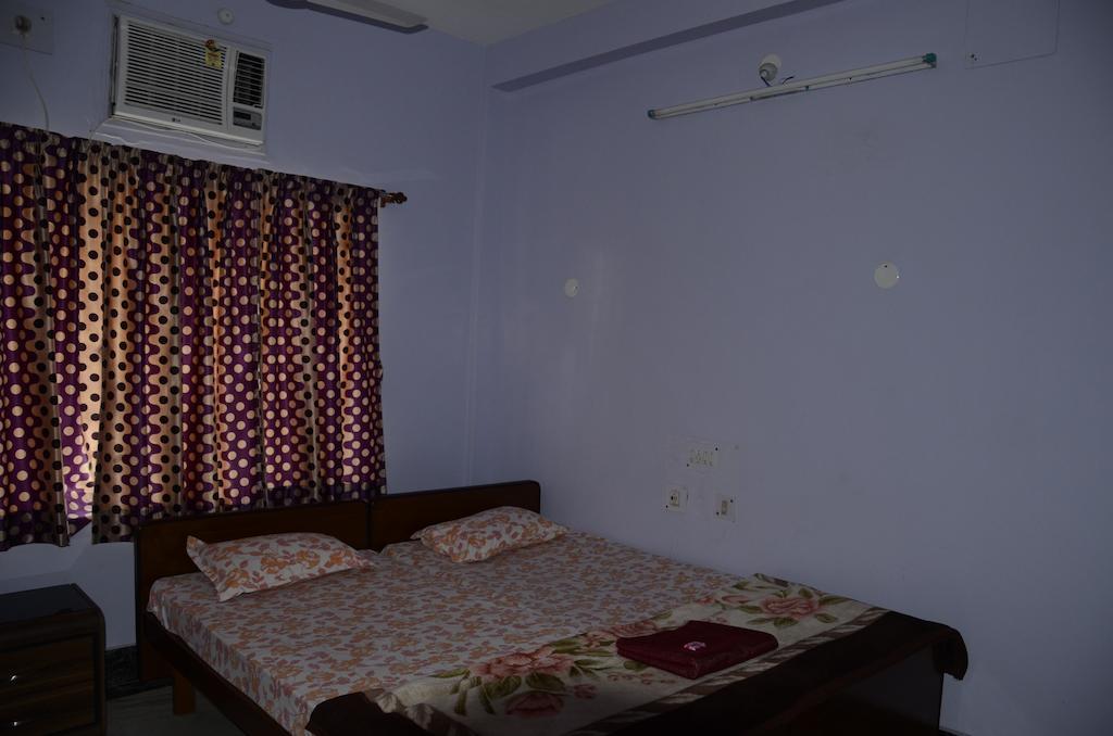 Kim Lawn Guest House Kolkata Rom bilde